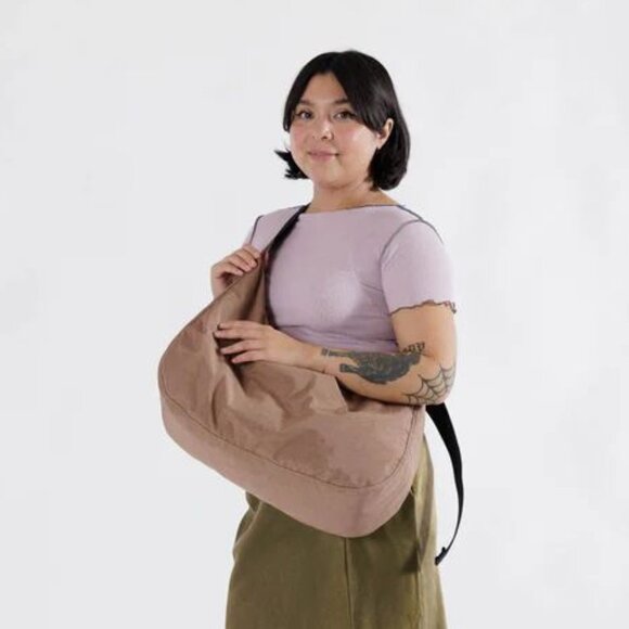 NWT Baggu Large Nylon Crescent Bag - Cocoa - Picture 5 of 5